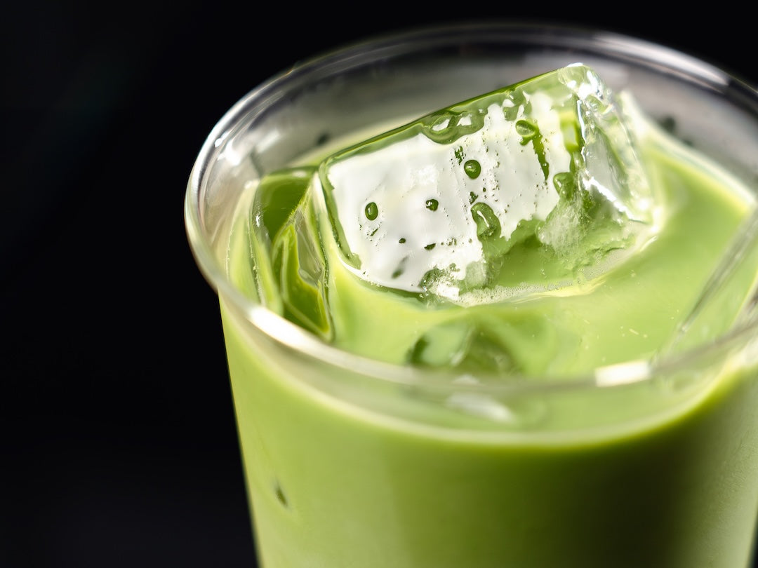 Khách hàng thưởng trà